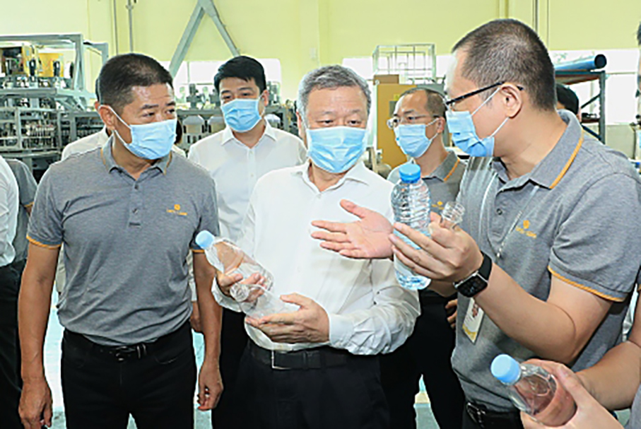 中國聯(lián)通董事長王曉初一行蒞臨達意隆參觀調(diào)研