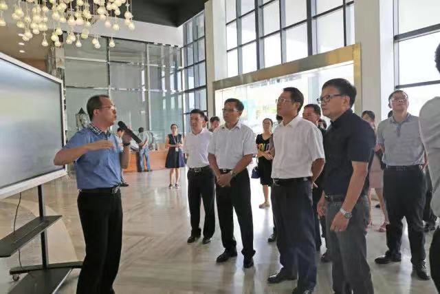廣東省人民政府副秘書長(zhǎng) 鐘旋輝一行蒞臨我司參觀考察