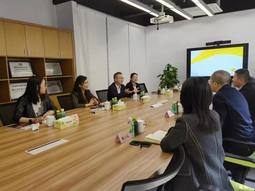 黃埔區(qū)委常委、統(tǒng)戰(zhàn)部部長肖春輝到達(dá)意隆走訪調(diào)研